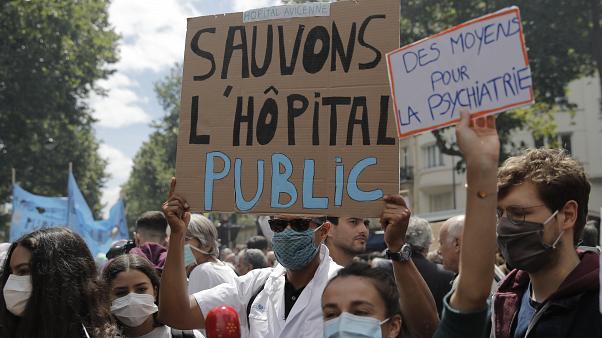 France : les agents de santé manifestent dans toutes les villes