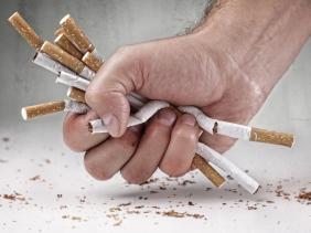 Journee Mondiale Sans Tabac La Cigarette Tue 15 000 Personnes Par An En Algerie Radio Algerienne